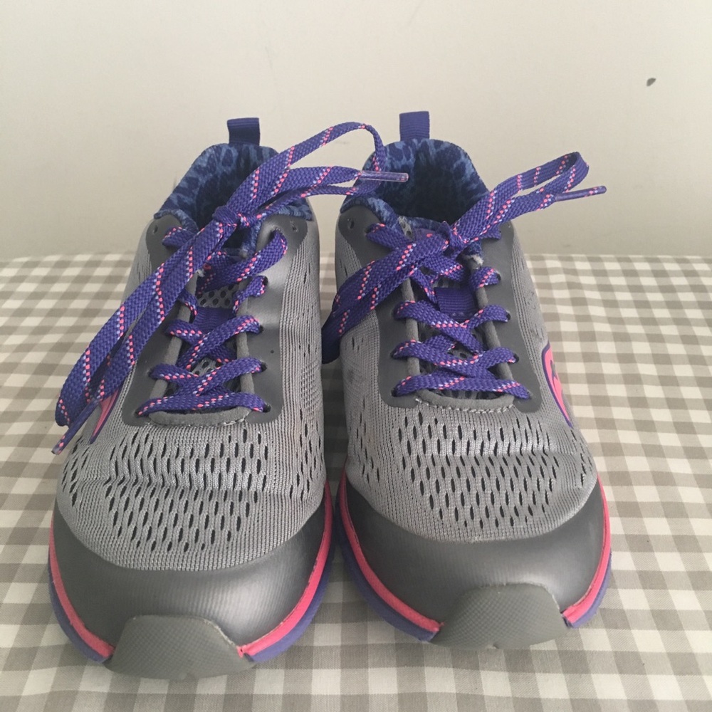 Saucony running sneakers